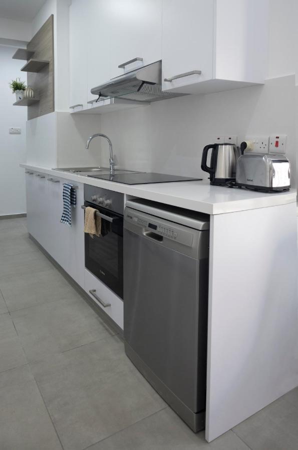 Lovely 2 Bed Apartment In Larnaca City Centre Esterno foto