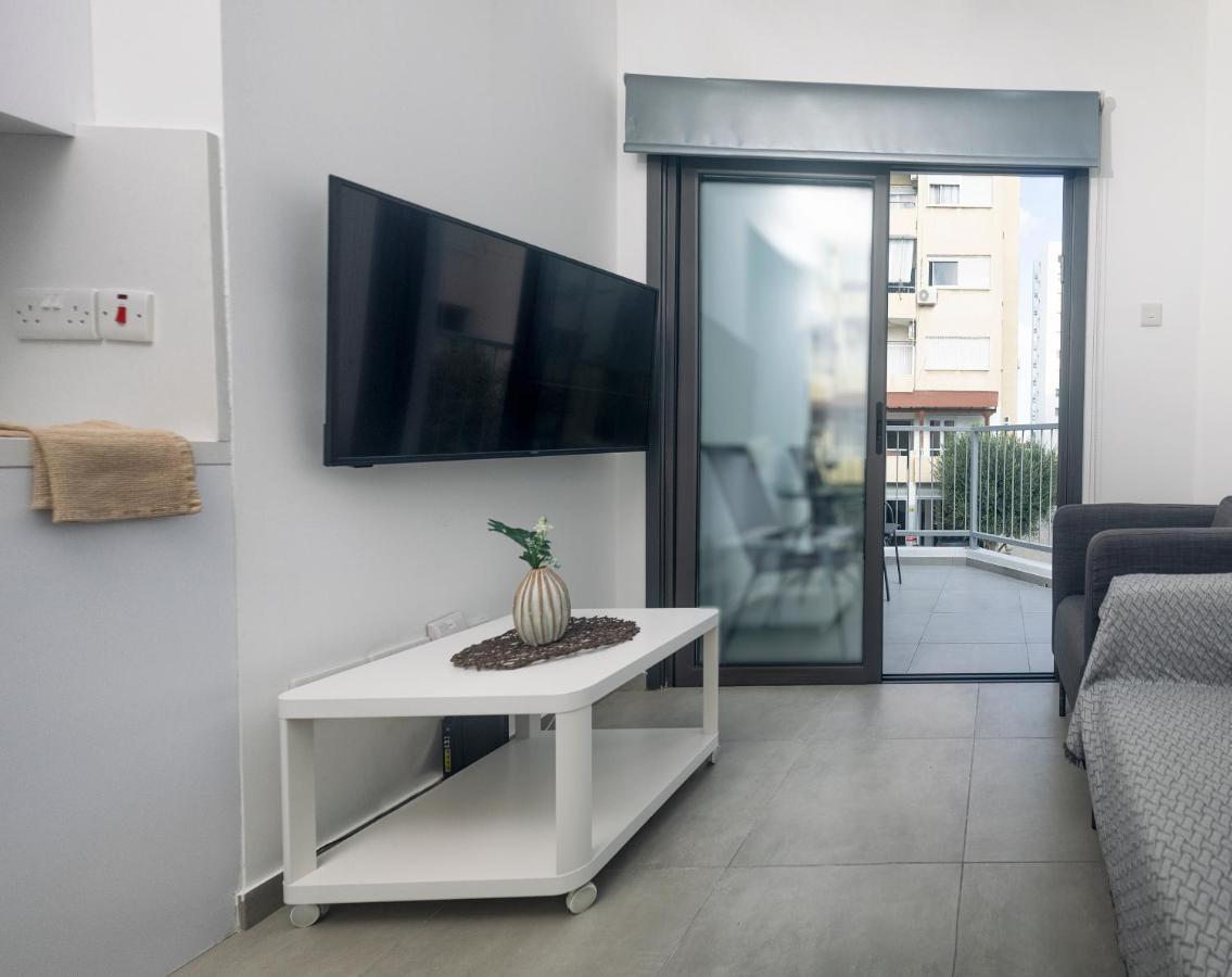 Lovely 2 Bed Apartment In Larnaca City Centre Esterno foto