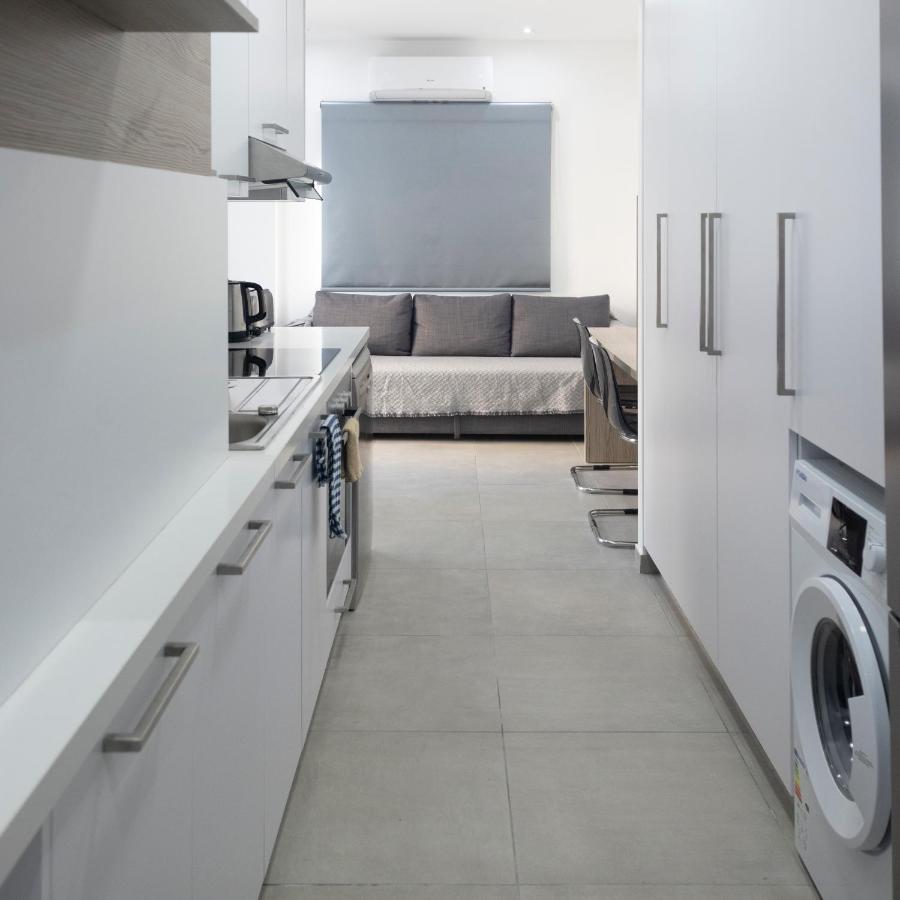 Lovely 2 Bed Apartment In Larnaca City Centre Esterno foto